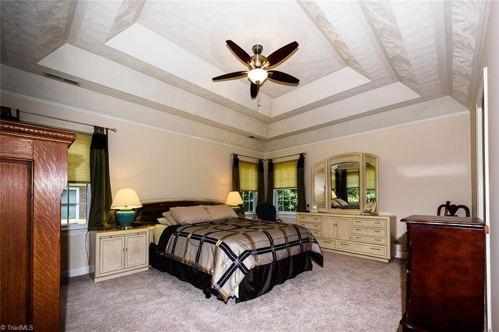 8076 Glengarriff Road Clemmons, NC 27012 - Photo 12 of 29 Gallery Image 12