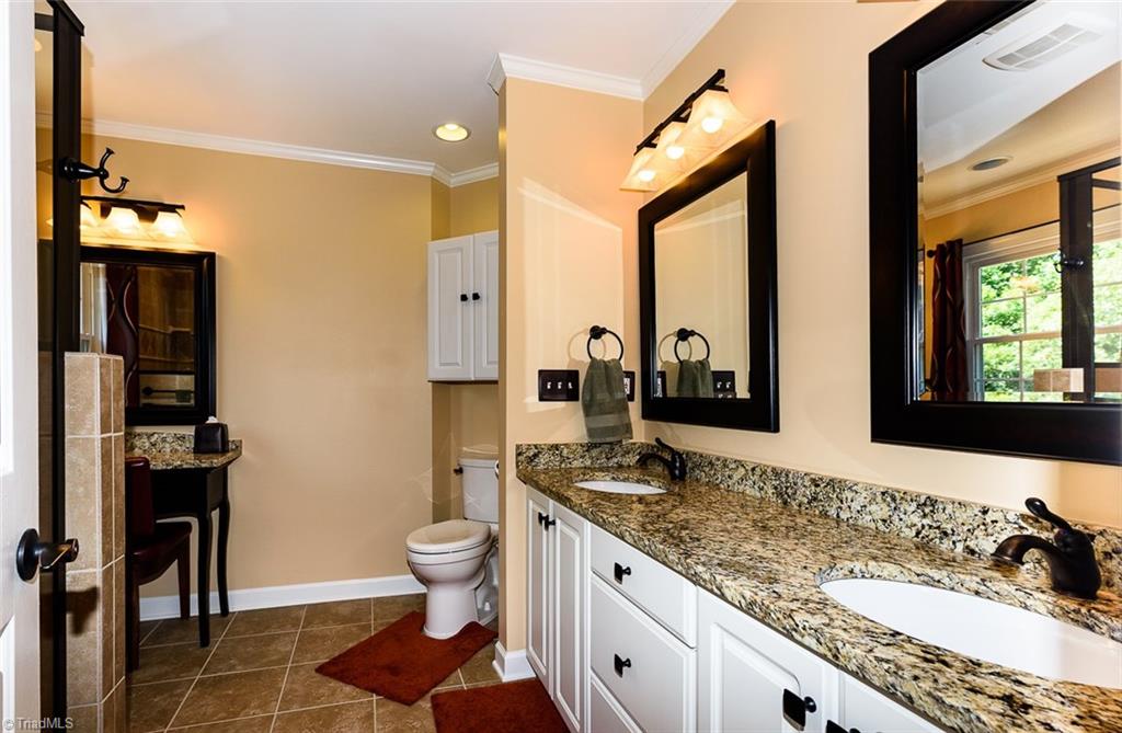 8076 Glengarriff Road Clemmons, NC 27012 - Photo 13 of 29 Gallery Image 13