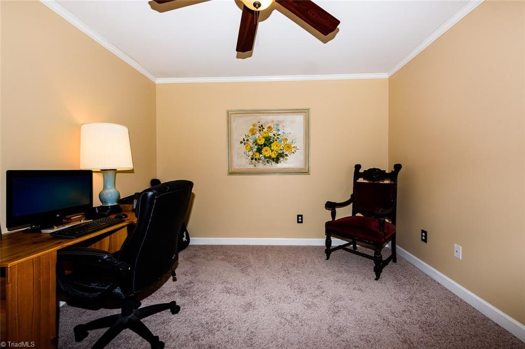 8076 Glengarriff Road Clemmons, NC 27012 - Photo 17 of 29 Gallery Image 17
