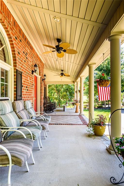 8076 Glengarriff Road Clemmons, NC 27012 - Photo 3 of 29 Gallery Image 3