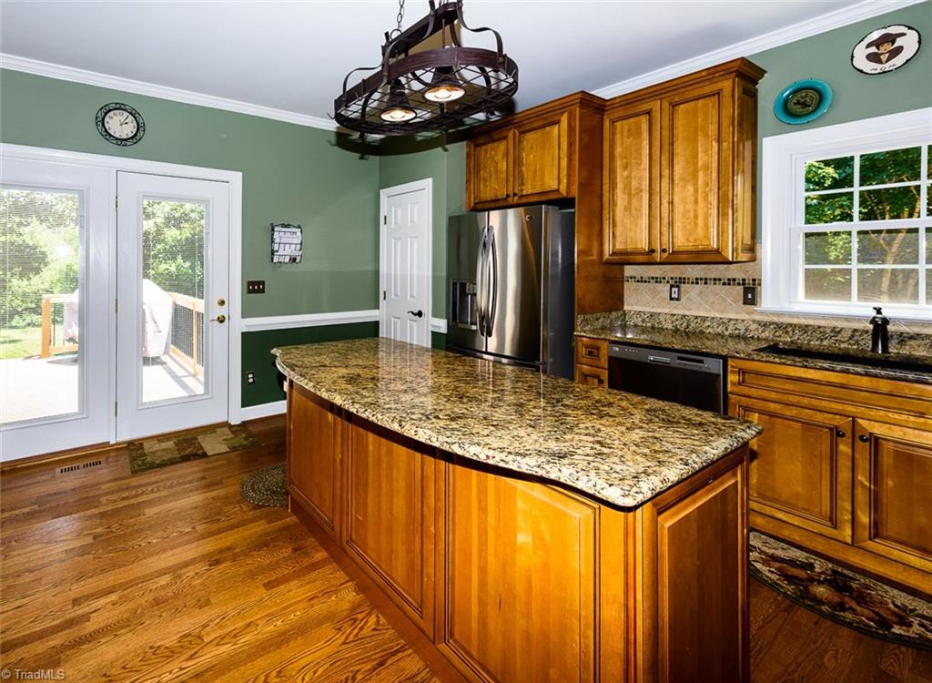 8076 Glengarriff Road Clemmons, NC 27012 - Photo 7 of 29 Gallery Image 7