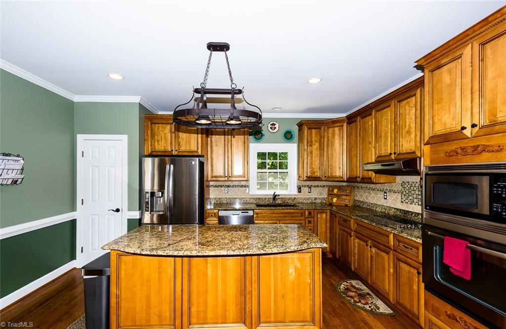 8076 Glengarriff Road Clemmons, NC 27012 - Photo 8 of 29 Gallery Image 8