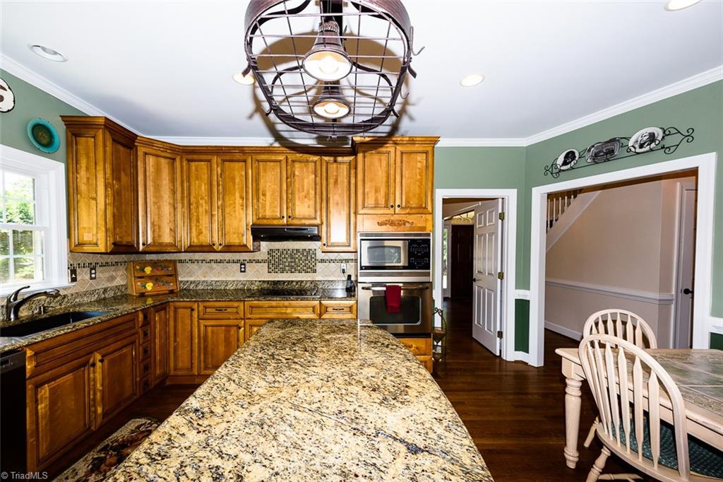 8076 Glengarriff Road Clemmons, NC 27012 - Photo 9 of 29 Gallery Image 9