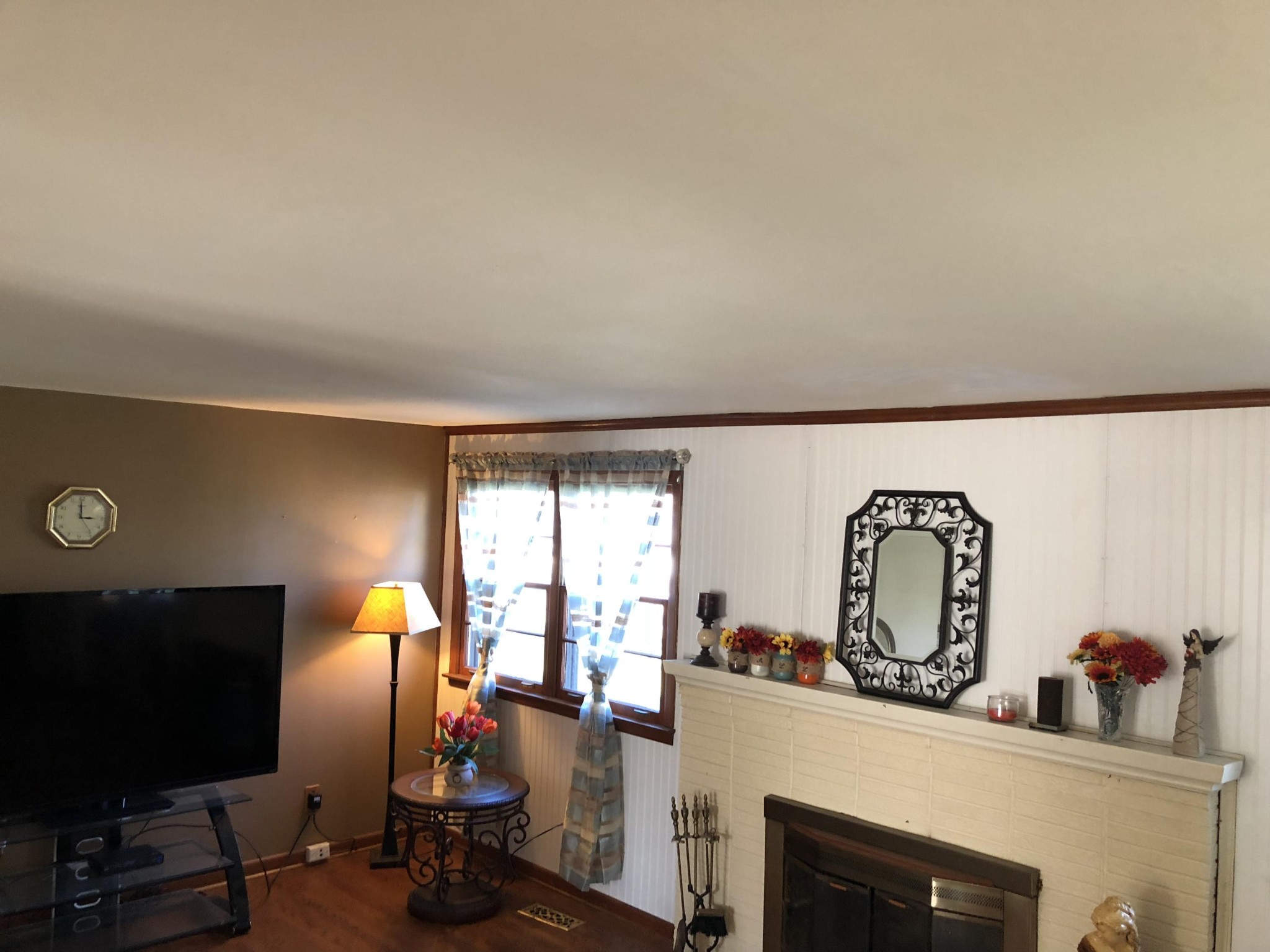 5313 Bluefield Road Knoxville, TN 37921 - Photo 4 of 18 a view of a workspace with a window
