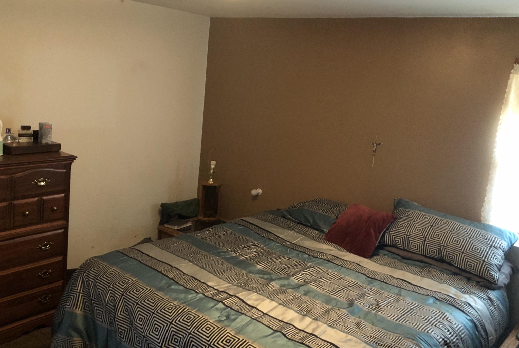 5313 Bluefield Road Knoxville, TN 37921 - Photo 9 of 18 a bedroom with a bed and a window