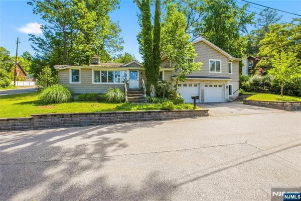 $800,000 | 139 Mohawk Trail, Wayne, NJ 07470