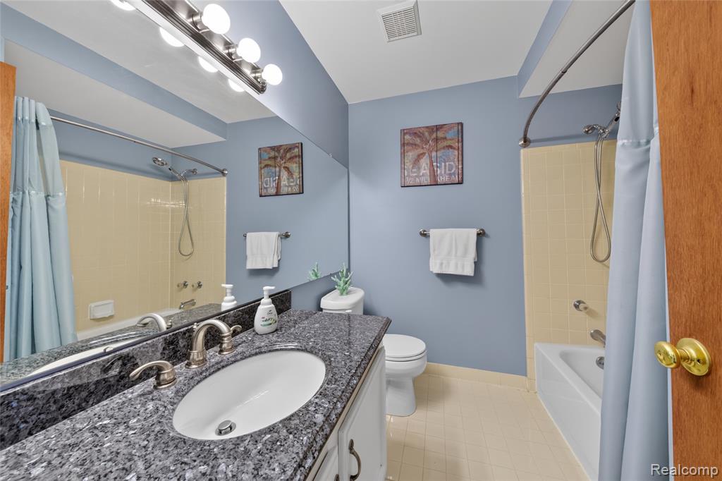 44637 Ridgefield Road Canton, MI 48188 - Photo 17 of 44