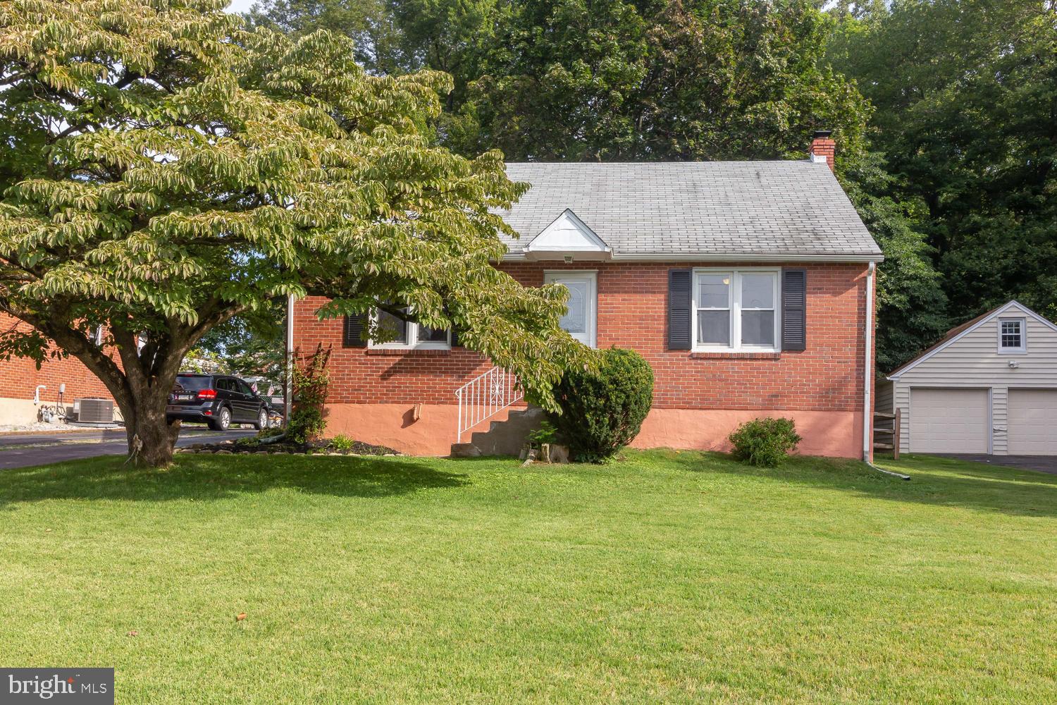 1135 Providence Road Springfield, PA 19064 - Photo 2 of 34
