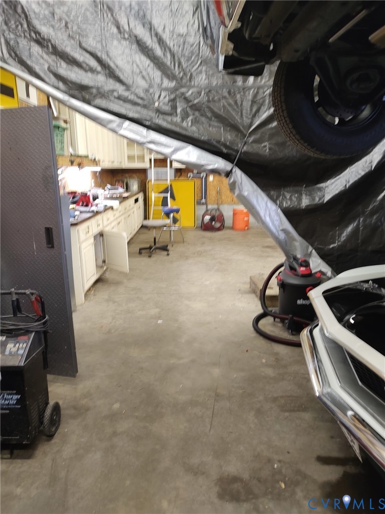 5475 Cold Harbor Road Mechanicsville, VA 23111 - Photo 28 of 29 a view of a room with gym equipment