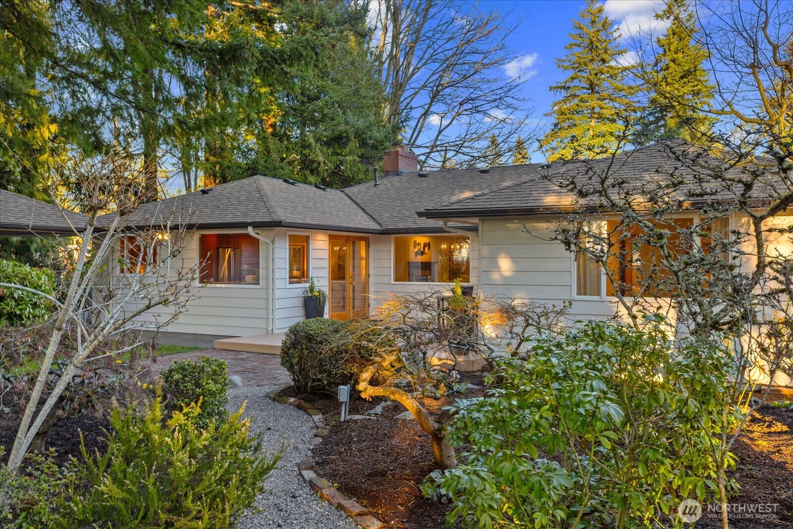 22210 96th Avenue West Edmonds, WA 98020 - Photo 27 of 35 a front view of a house with garden