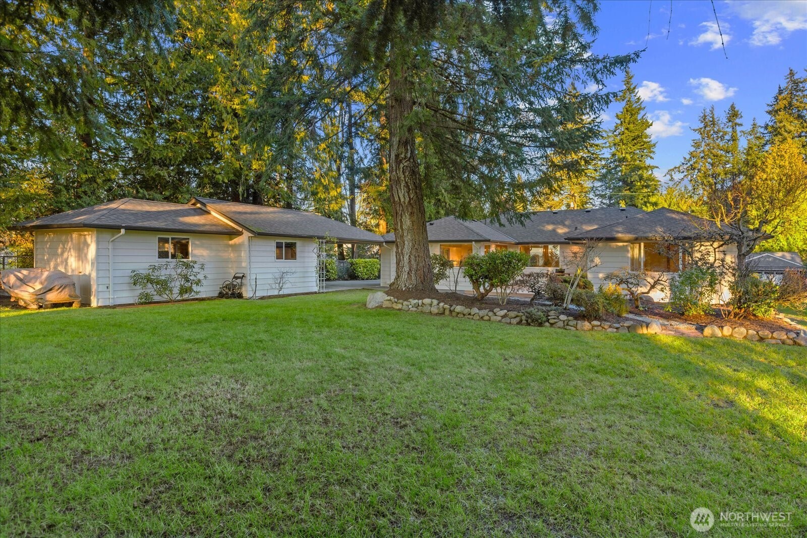 22210 96th Avenue West Edmonds, WA 98020 - Photo 29 of 35 a front view of a house with garden