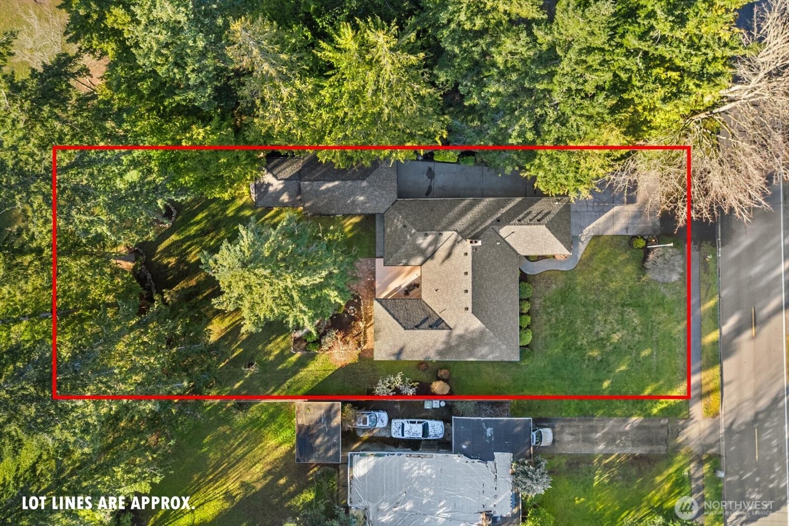 22210 96th Avenue West Edmonds, WA 98020 - Photo 31 of 35 an outdoor space with seating area