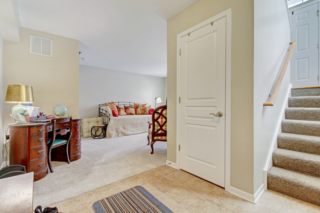 2446 Emily Lane Elgin, IL 60124 - Photo 4 of 23