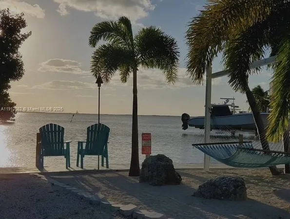 $2,000 | 325 Calusa Street, Unit 118, Key Largo, FL 33037