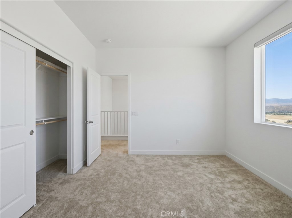 26729 Blue Hls Loop Valencia, CA 91381 - Photo 27 of 51 REMOVED PERSONAL ITEMS WITH AI