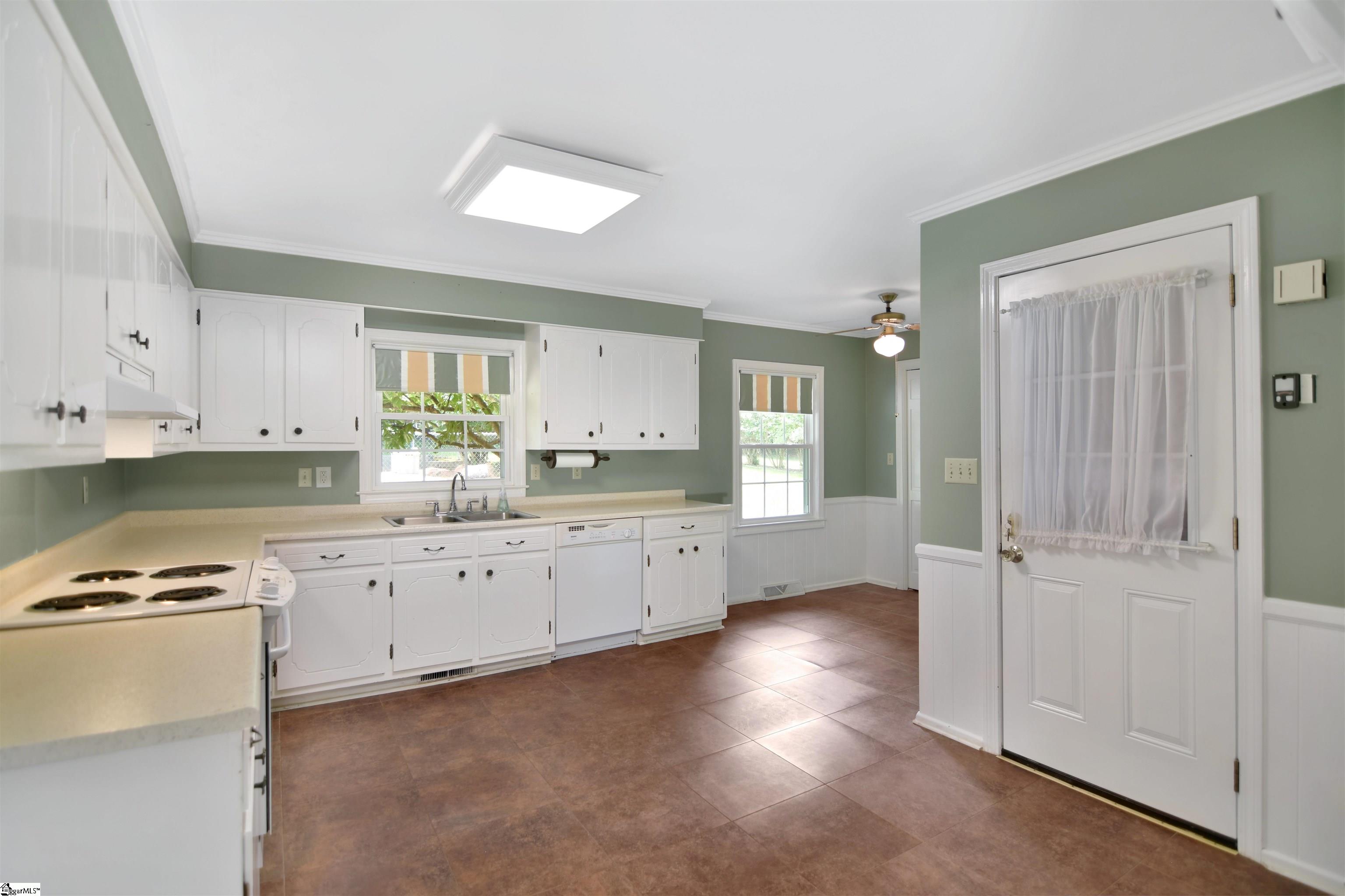 211 Devon Drive Mauldin, SC 29662 - Photo 7 of 35