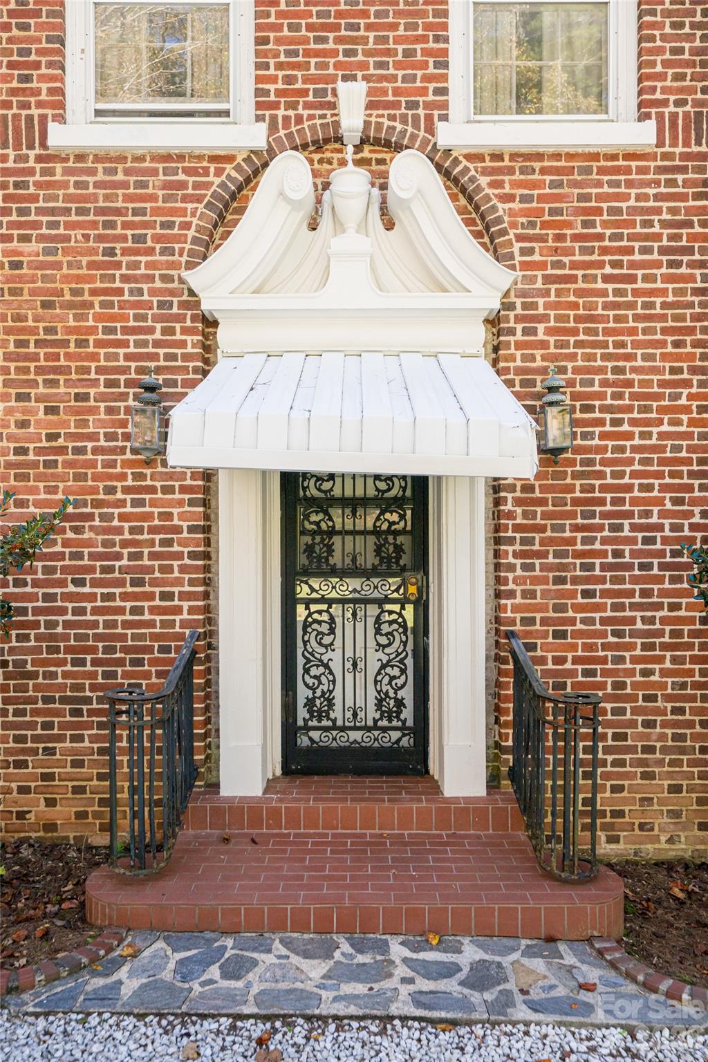 325 Vanderbilt Road Asheville, NC 28803 - Photo 3 of 48