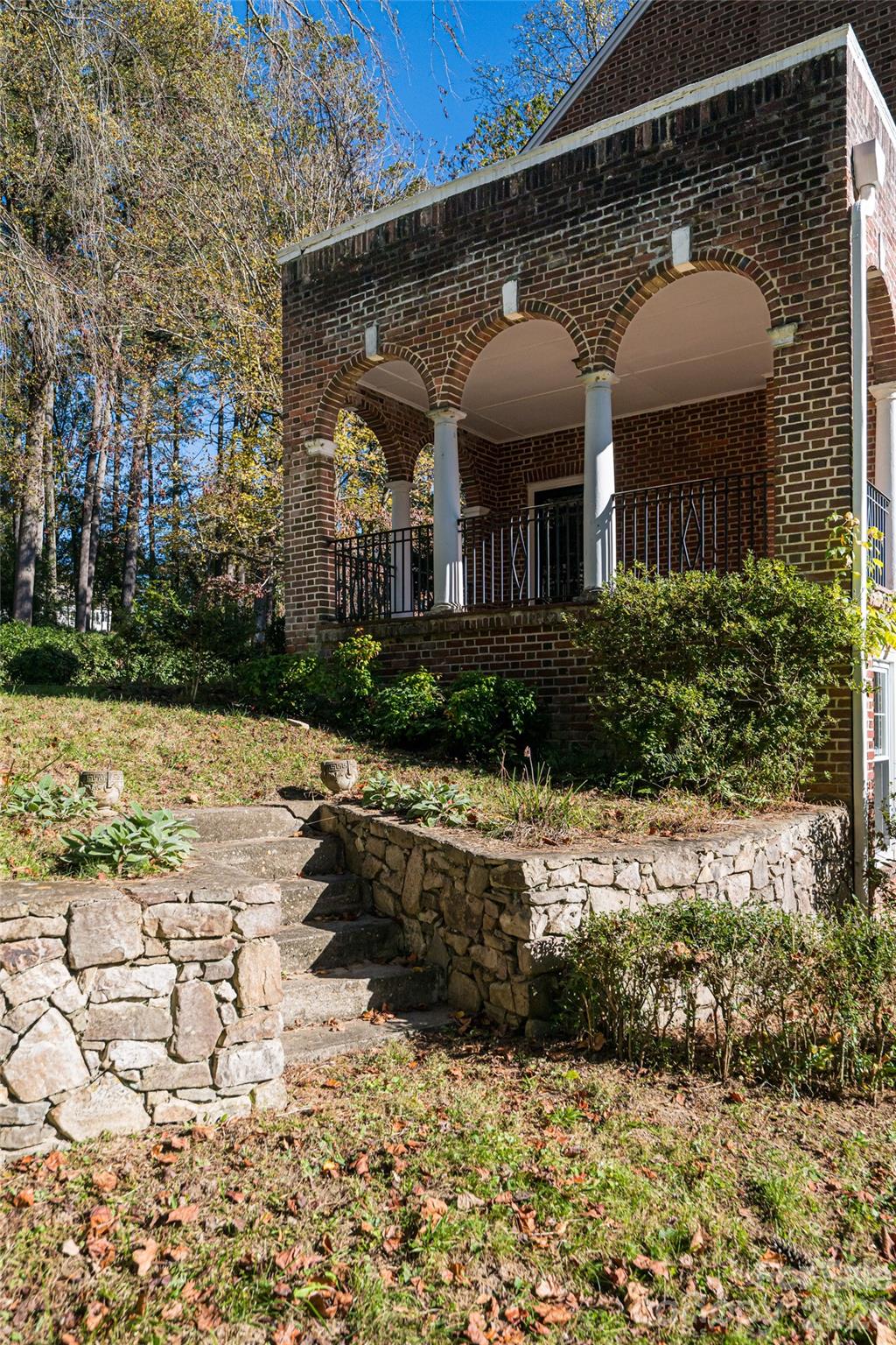 325 Vanderbilt Road Asheville, NC 28803 - Photo 7 of 48