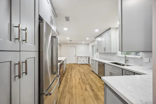 $3,350 | 5822 Yarwell Drive, Houston, TX 77096