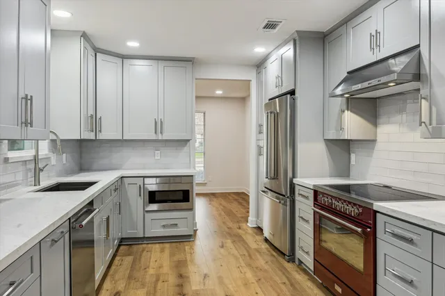 $3,350 | 5822 Yarwell Drive, Houston, TX 77096