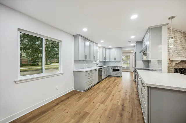 $3,350 | 5822 Yarwell Drive, Houston, TX 77096