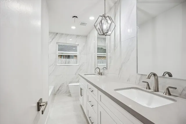 $3,350 | 5822 Yarwell Drive, Houston, TX 77096