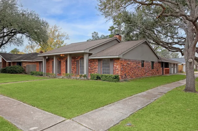$3,350 | 5822 Yarwell Drive, Houston, TX 77096