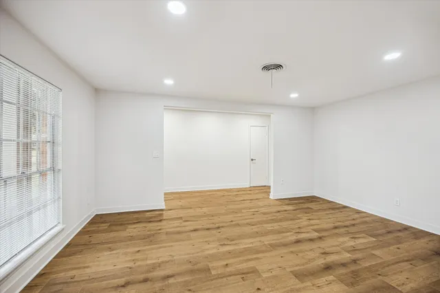 $3,350 | 5822 Yarwell Drive, Houston, TX 77096