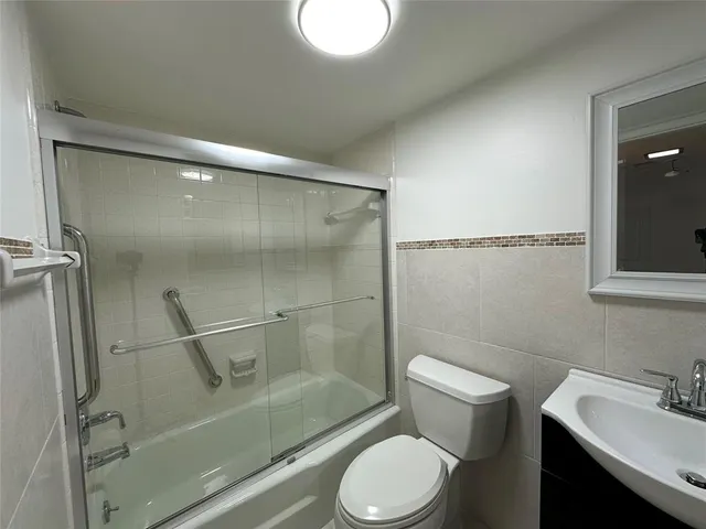 $165,000 | 651 Pine Drive, Unit 204, Pompano Beach, FL 33060