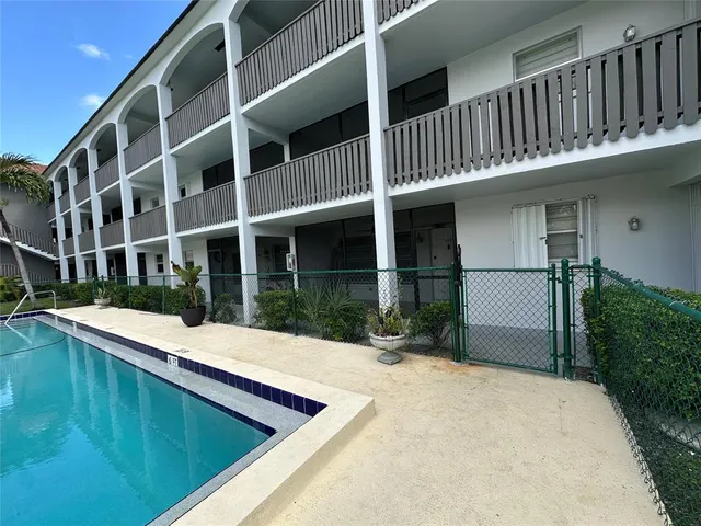 $165,000 | 651 Pine Drive, Unit 204, Pompano Beach, FL 33060