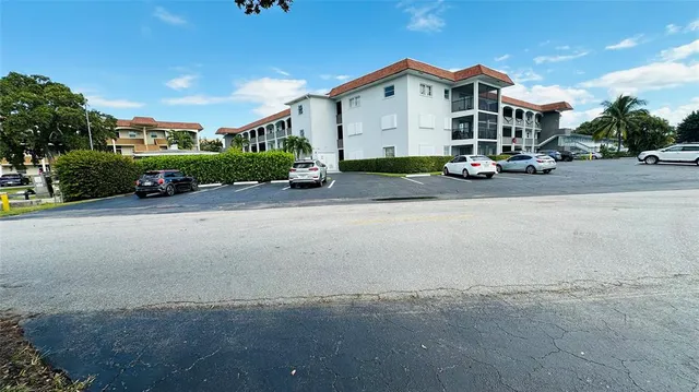 $165,000 | 651 Pine Drive, Unit 204, Pompano Beach, FL 33060