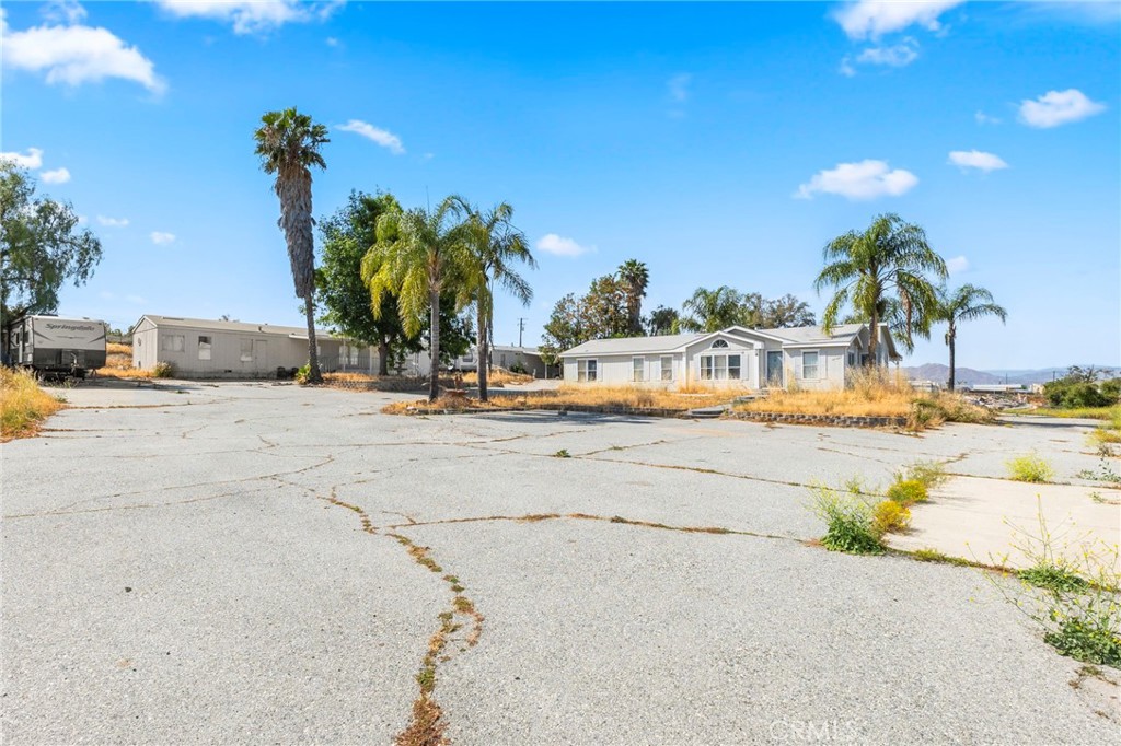 18420 Decker Road Perris, CA 92570 - Photo 14 of 15