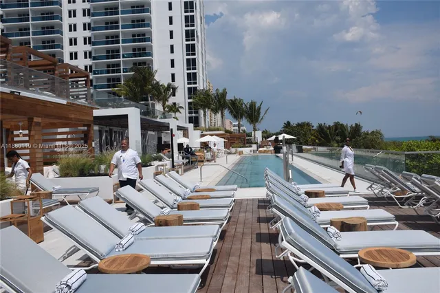 $14,000 | 2301 Collins Avenue, Unit 306, Miami Beach, FL 33139