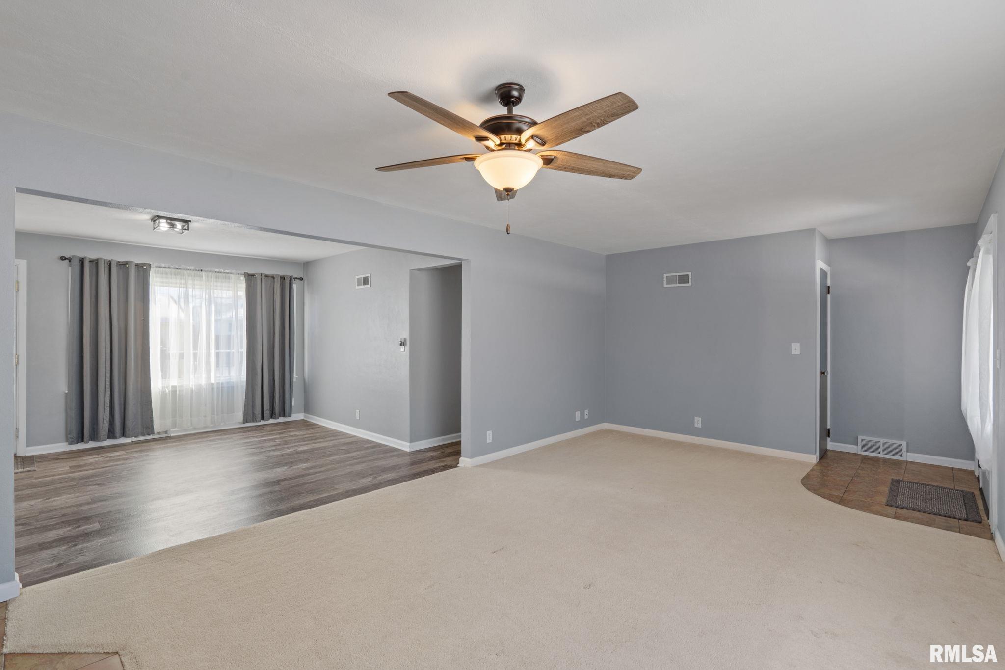 622 53rd Street Moline, IL 61265 - Photo 11 of 45