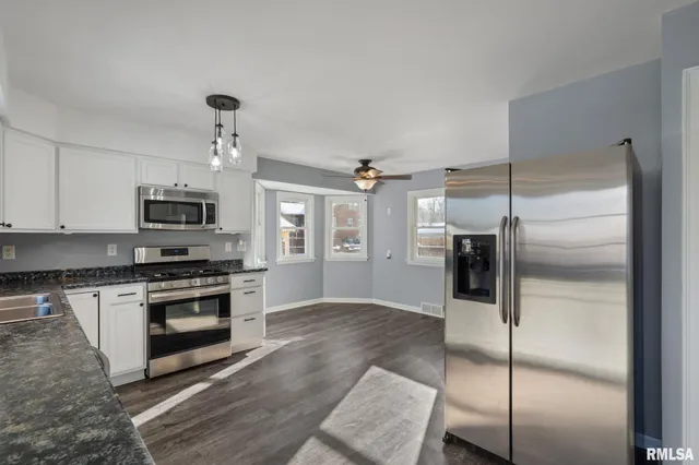 $162,500 | 622 53rd Street, Moline, IL 61265