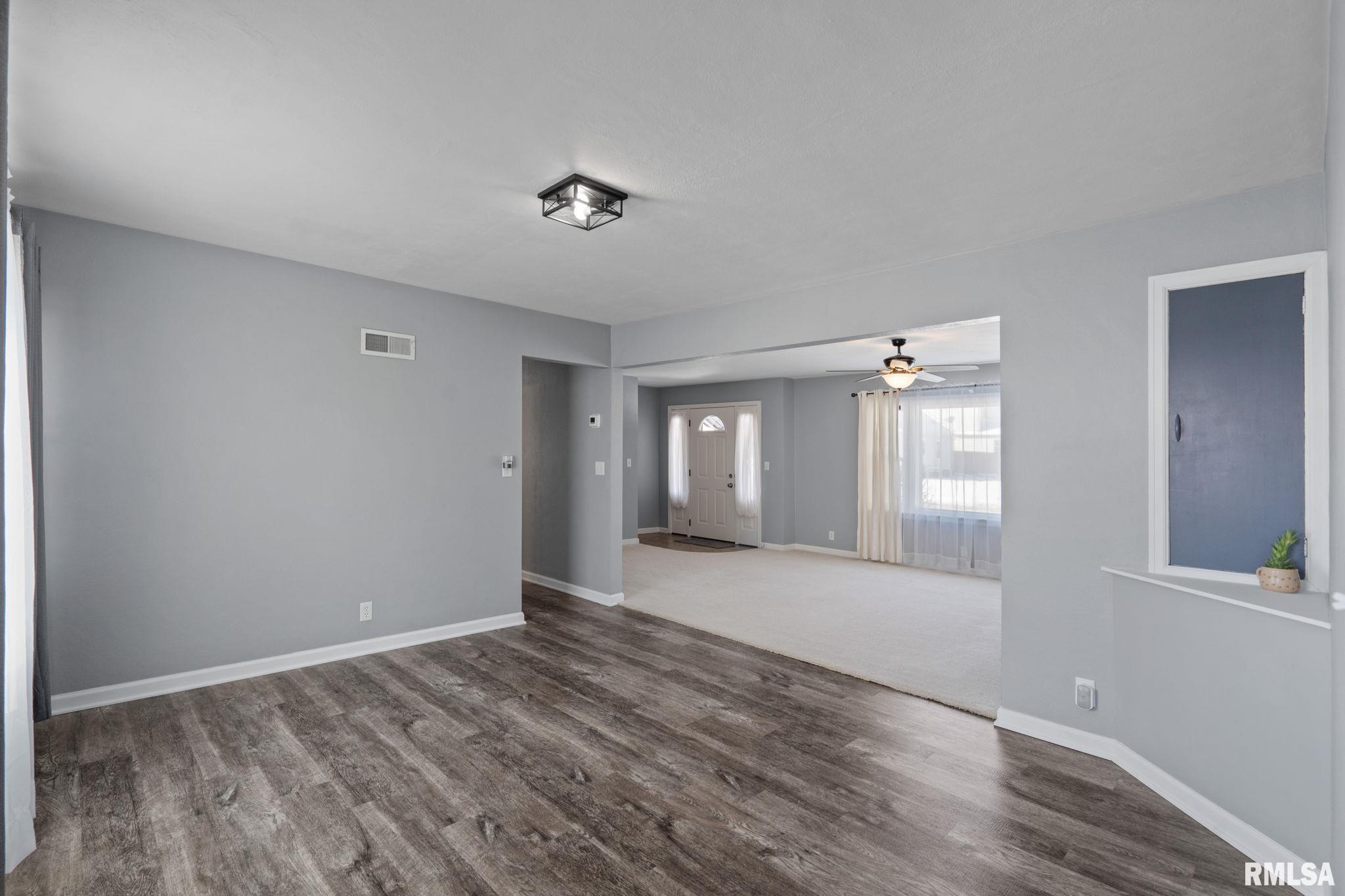 622 53rd Street Moline, IL 61265 - Photo 8 of 45