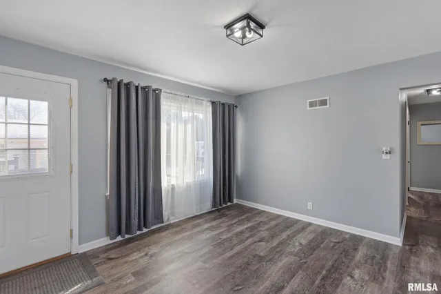 $162,500 | 622 53rd Street, Moline, IL 61265