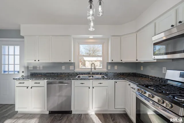 $162,500 | 622 53rd Street, Moline, IL 61265