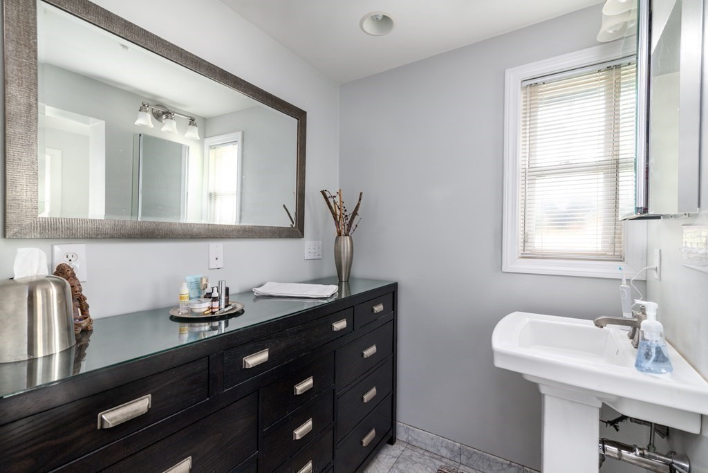 36 Marjorie Road Braintree, MA 02184 - Photo 18 of 40 Gallery Image 18