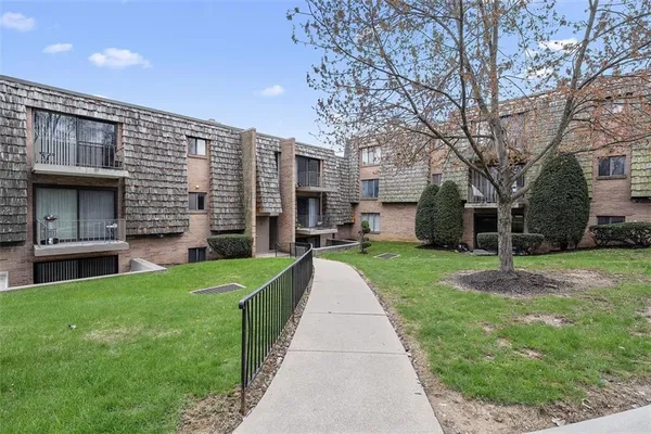 $129,000 | 1232 Forest Green Drive, Coraopolis, PA 15108