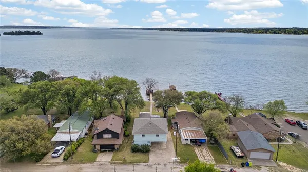 $450,000 | 21308 Southwind Drive, Chandler, TX 75758