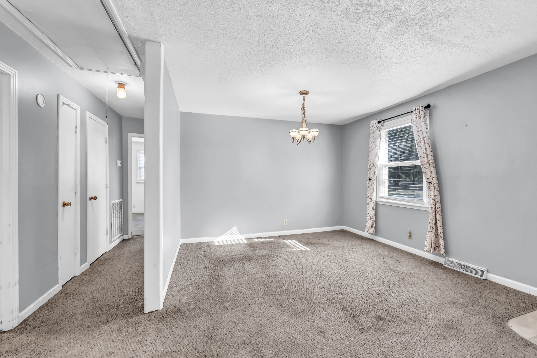 1925 Old Dover Road Clarksville, TN 37042 - Photo 7 of 33 Gallery Image 7