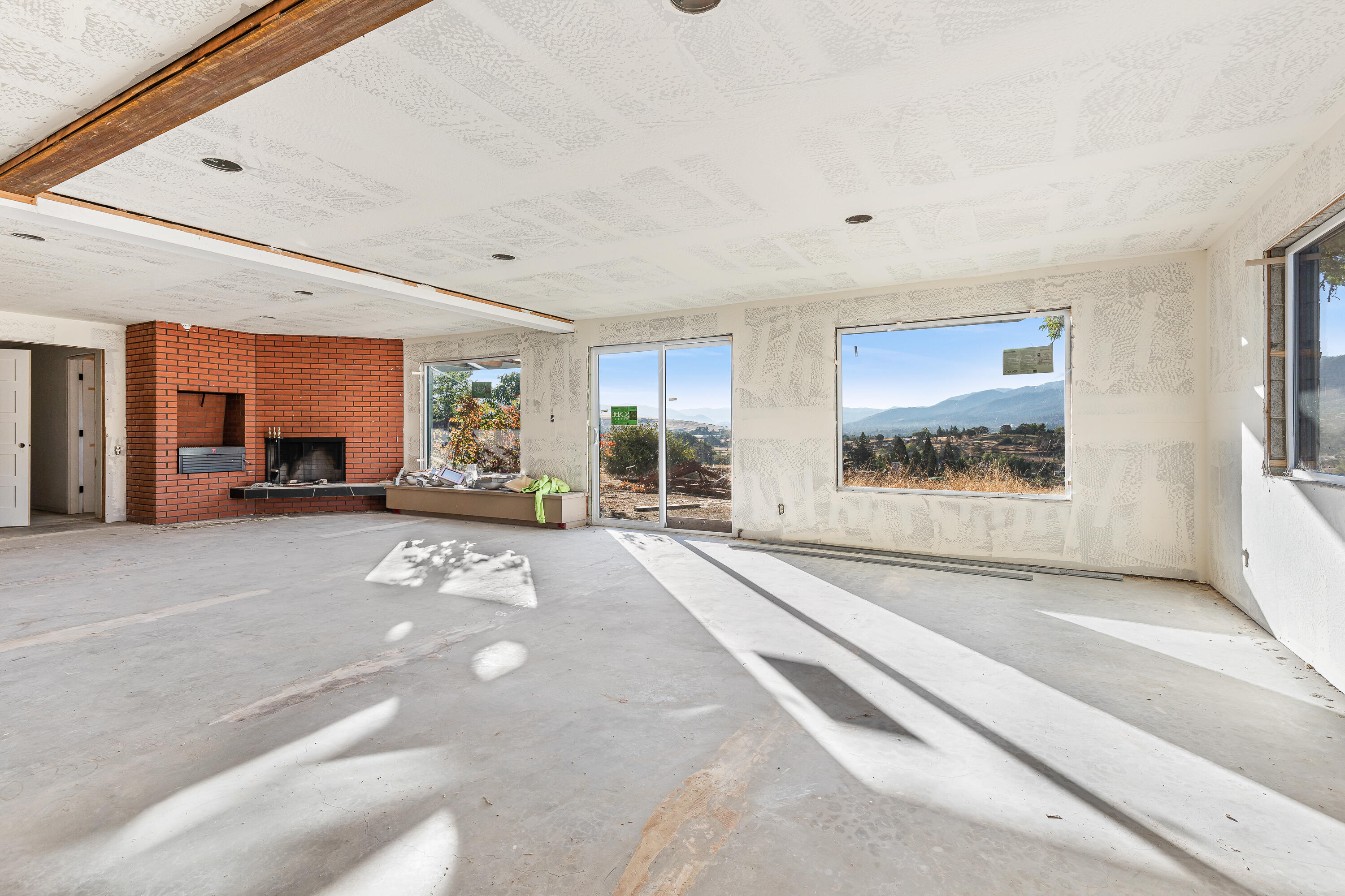 1209 North Valley View Road Ashland, OR 97520 - Photo 23 of 37 1209 N Valley View Road