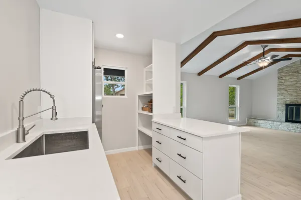 $3,500 | 1703 New York Avenue, Austin, TX 78702