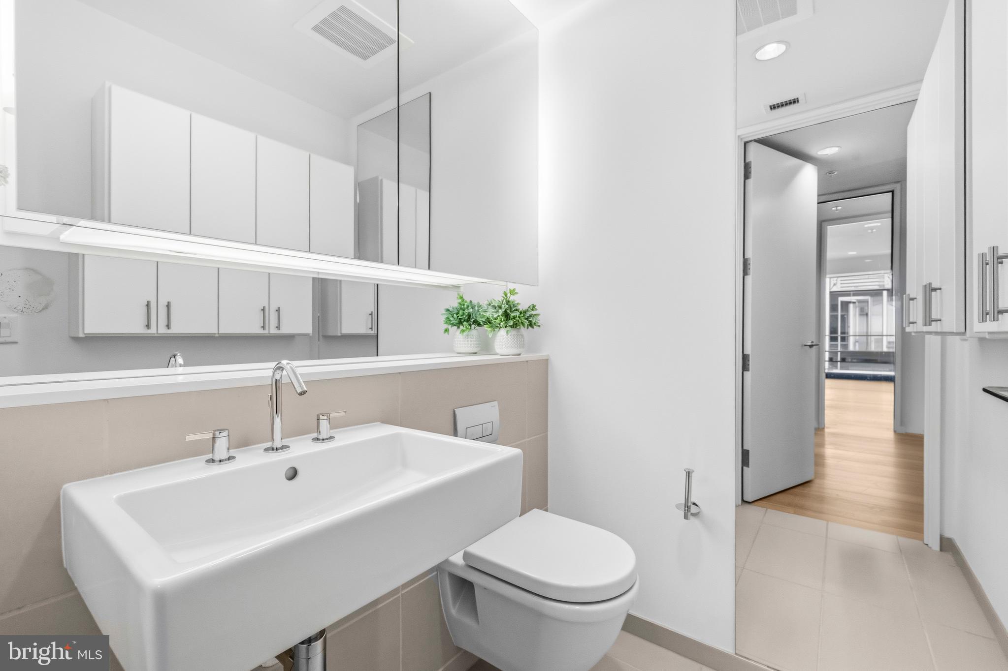 925 H Street Northwest, Unit 315 Washington, DC 20001 - Photo 21 of 46