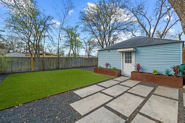 $725,000 | 5204 Avenue G, Austin, TX 78751