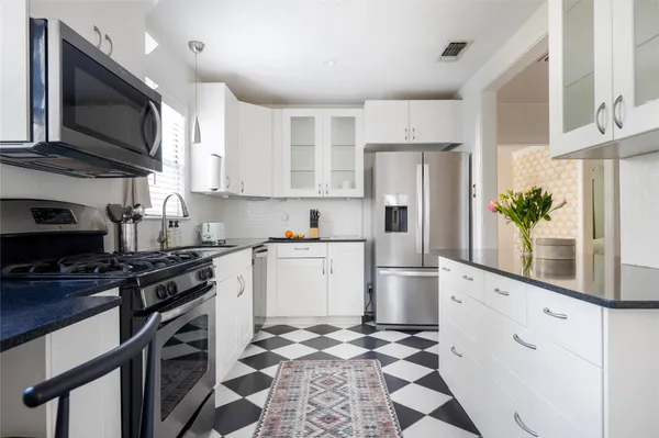 $725,000 | 5204 Avenue G, Austin, TX 78751