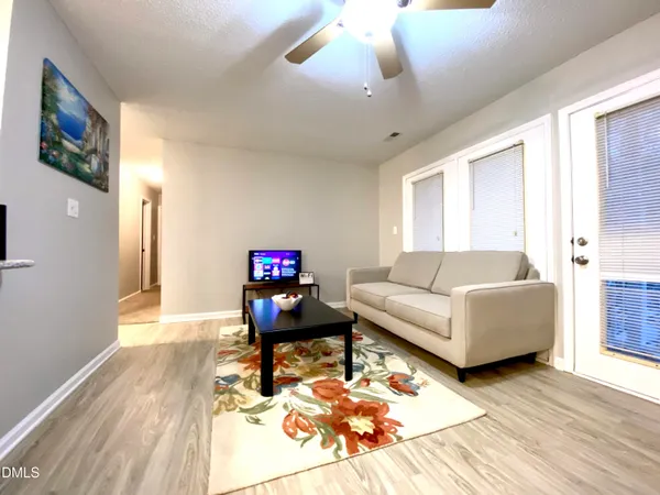 $1,325 | 1521 Creekwood Court, Unit 201, Raleigh, NC 27603