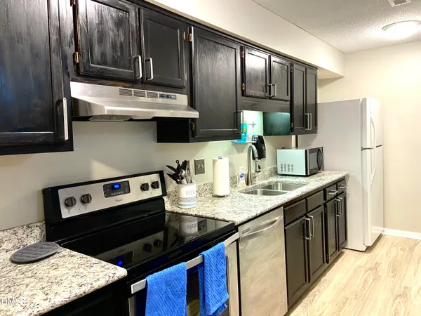 $1,325 | 1521 Creekwood Court, Unit 201, Raleigh, NC 27603
