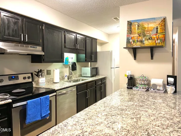 $1,325 | 1521 Creekwood Court, Unit 201, Raleigh, NC 27603
